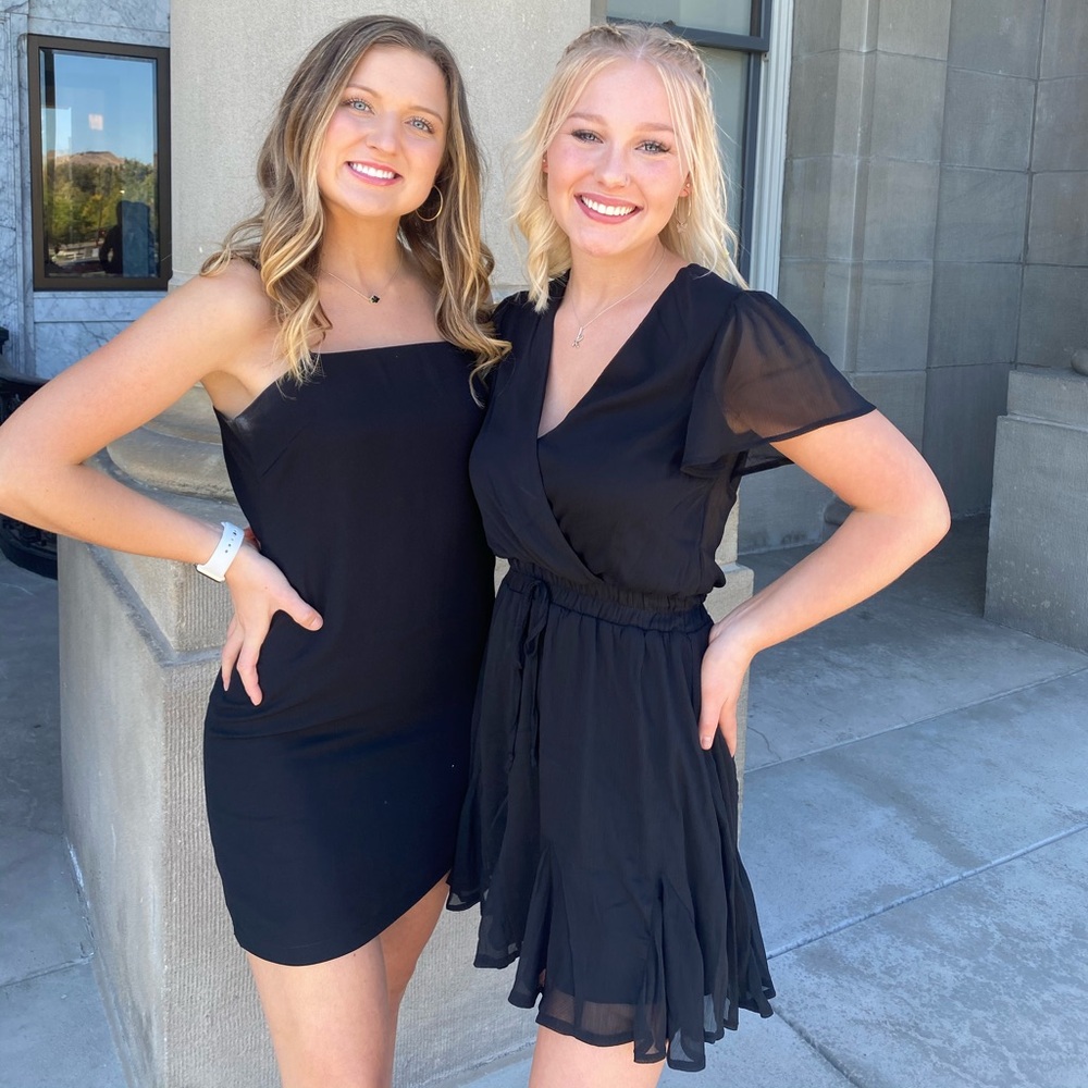BLACK FLOWY DRESS MESH BACK size xxs
